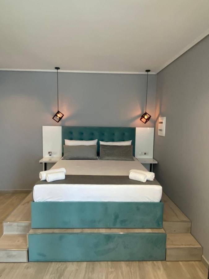 Crown Apartment Sarande Bagian luar foto