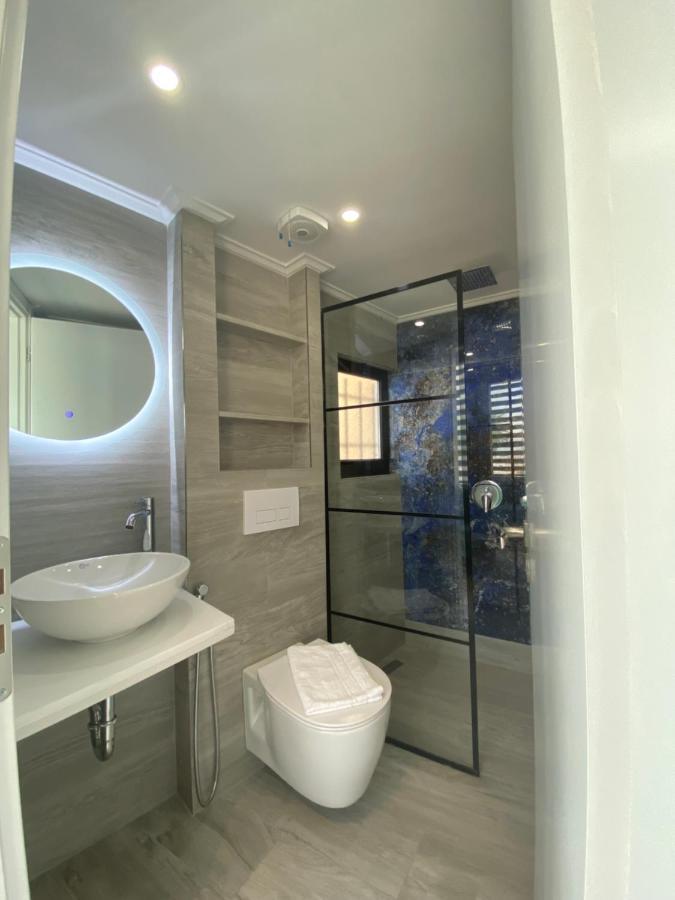 Crown Apartment Sarande Bagian luar foto
