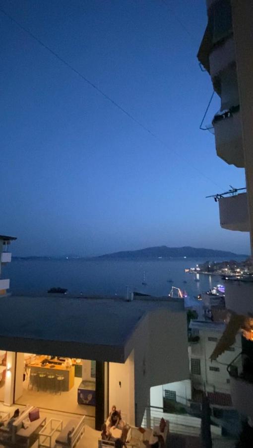 Crown Apartment Sarande Bagian luar foto