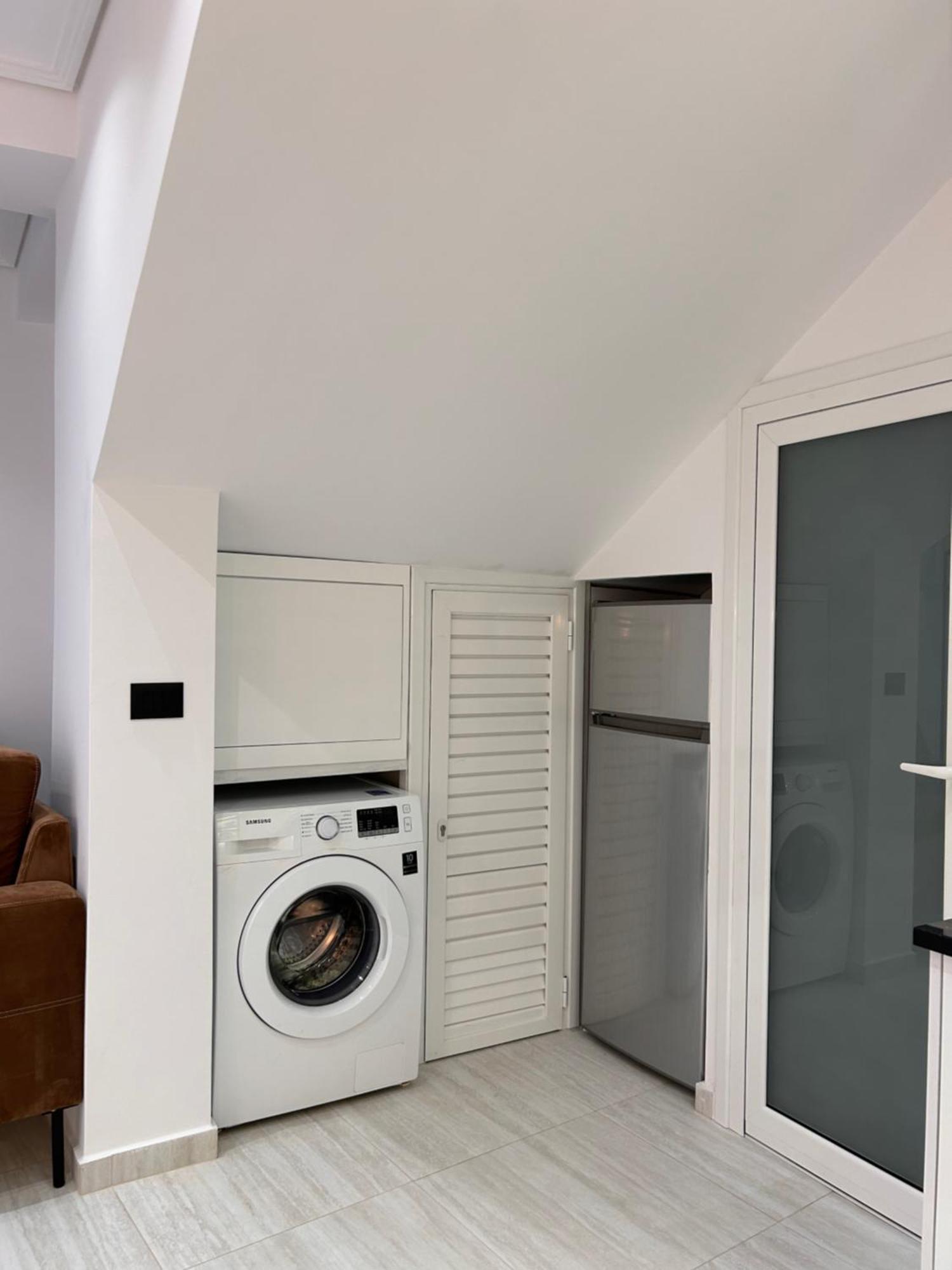 Crown Apartment Sarande Bagian luar foto