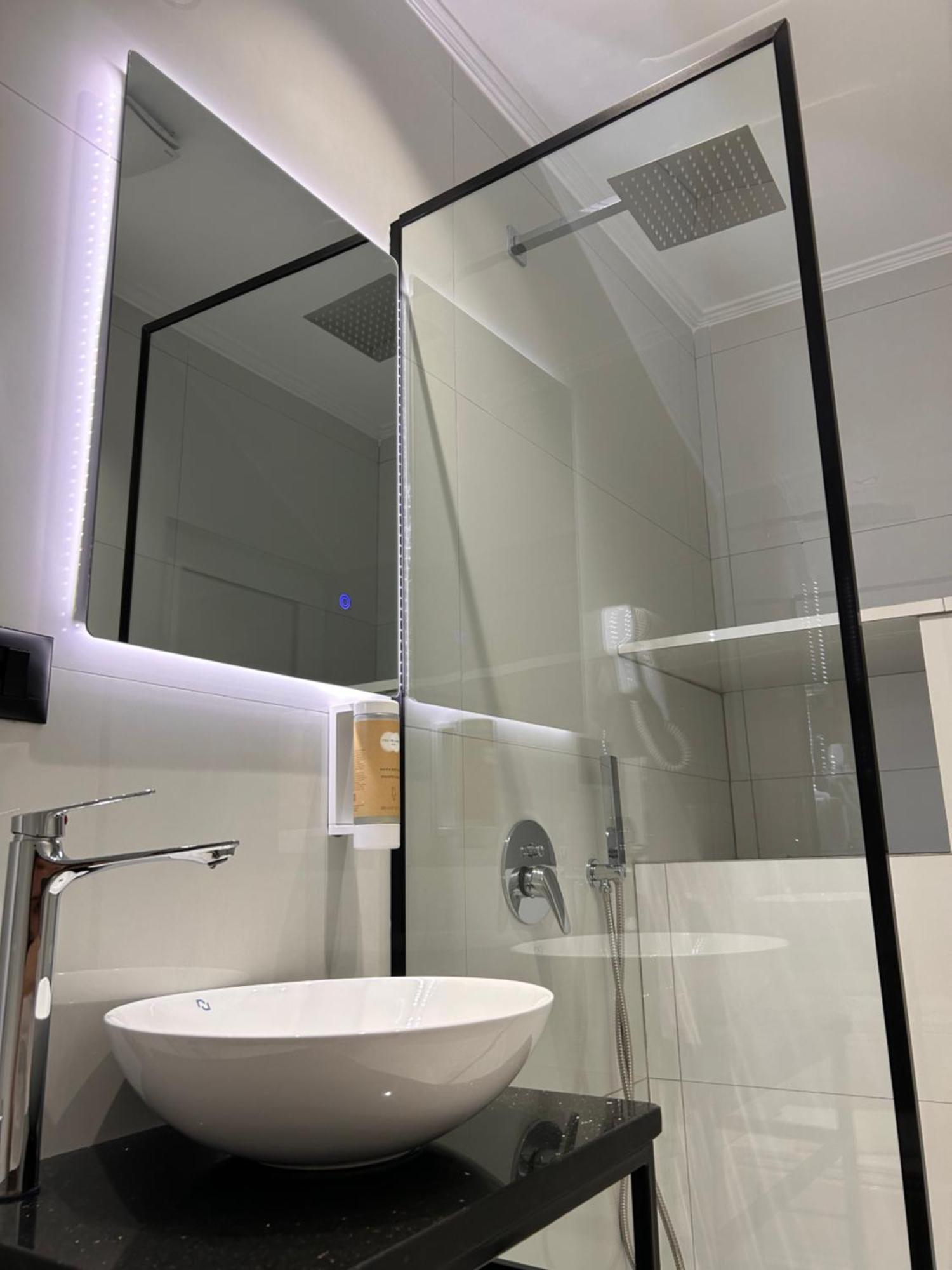 Crown Apartment Sarande Bagian luar foto