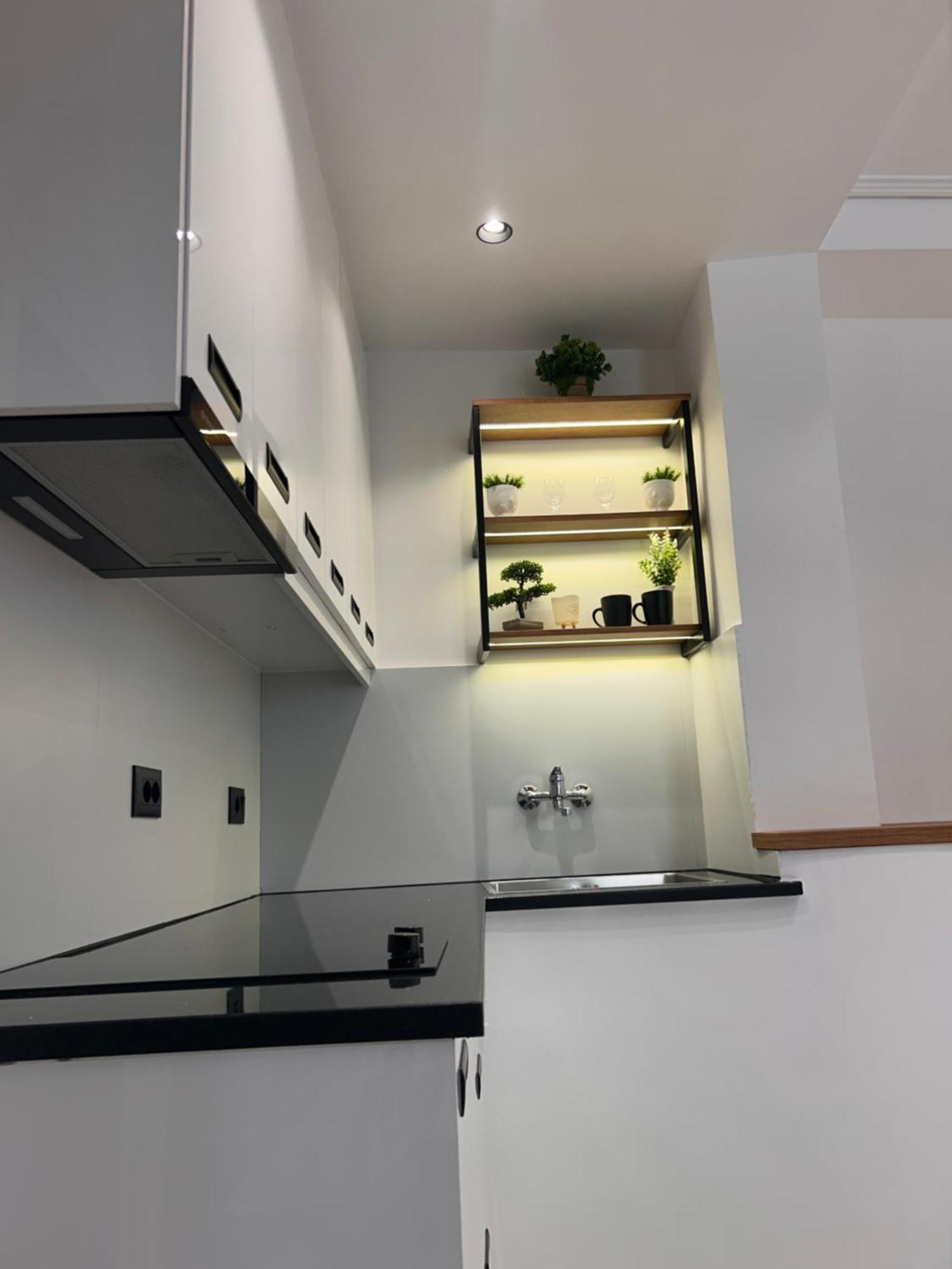 Crown Apartment Sarande Bagian luar foto