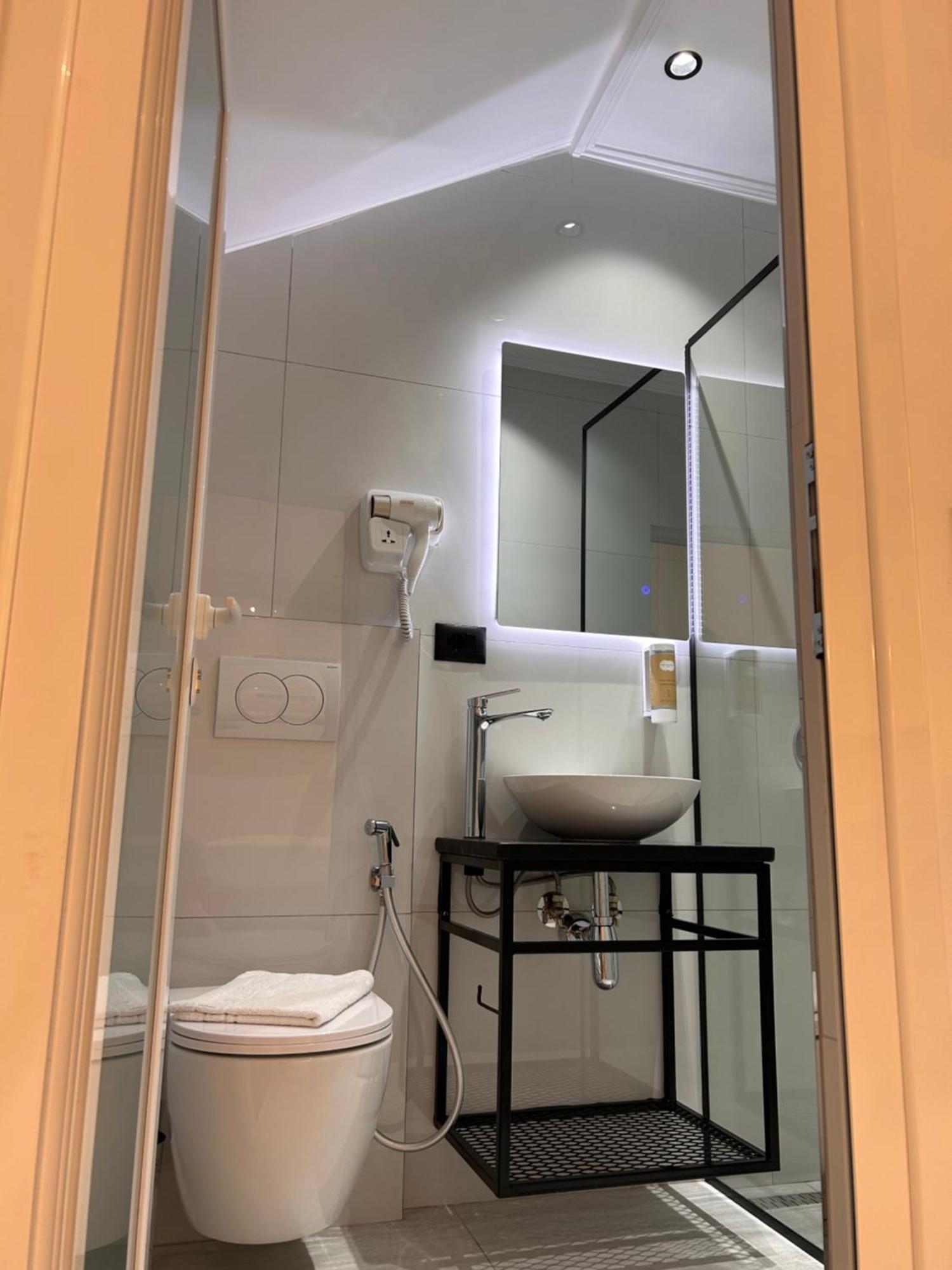 Crown Apartment Sarande Bagian luar foto